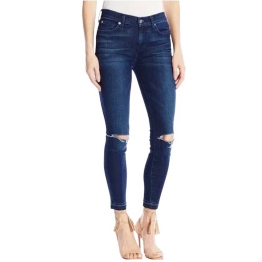 EUC. 7 For All Mankind Raw Hem Skinny Jeans. Size 28.